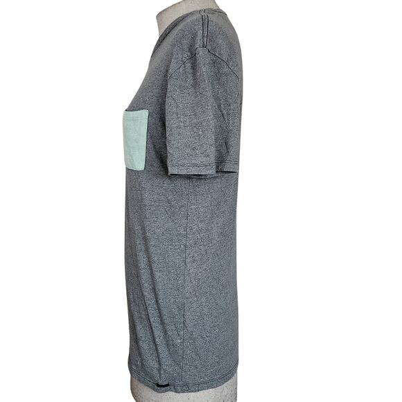 On the Byas Gray and Blue Pocket Tee Size Small - Picture 4 of 4